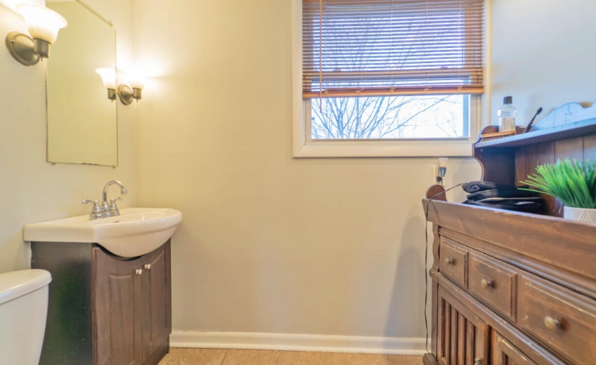 Lower Level 3/4 Bathroom