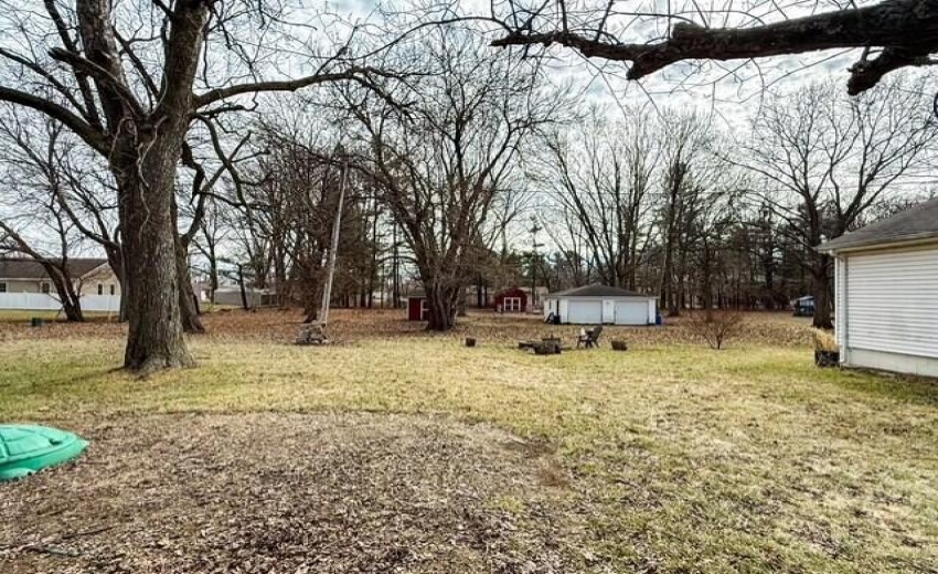 Large Yard - 1.18 Acres