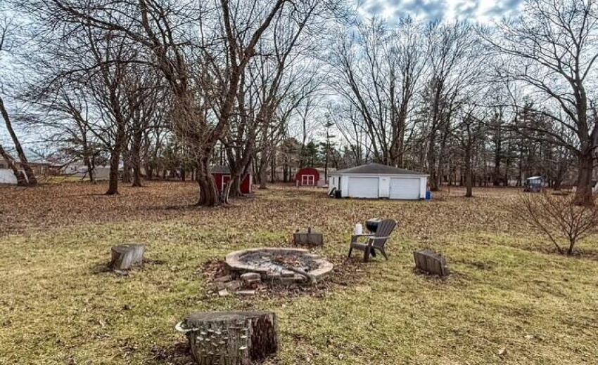 Large Yard - 1.18 Acres