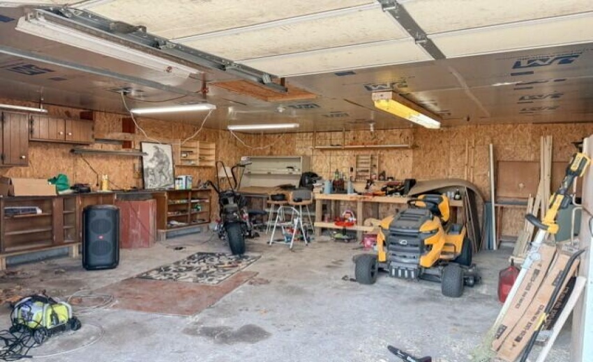 Garage/Workshop