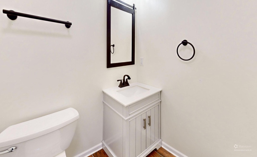 3721-Wirth-Rd-Bathroom-Defurnished 1