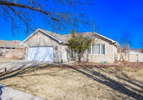 1281 Medlee Drive, Hobart, Indiana, 2 Bedrooms Bedrooms, 5 Rooms Rooms,2 BathroomsBathrooms,Residential,For Sale,Medlee,NRA834868 1281 Medlee Drive, Hobart, Indiana, 2 Bedrooms Bedrooms, 5 Rooms Rooms,2 BathroomsBathrooms,Residential,For Sale,Medlee,NRA834868