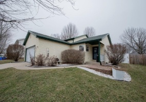 502 Killarney Lane, Valparaiso, Indiana, 4 Bedrooms Bedrooms, 8 Rooms Rooms,3 BathroomsBathrooms,Residential,For Sale,Killarney,NRA834939