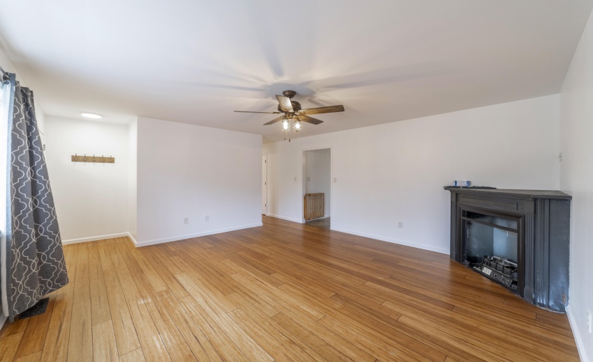 ELivingWest125Th0015