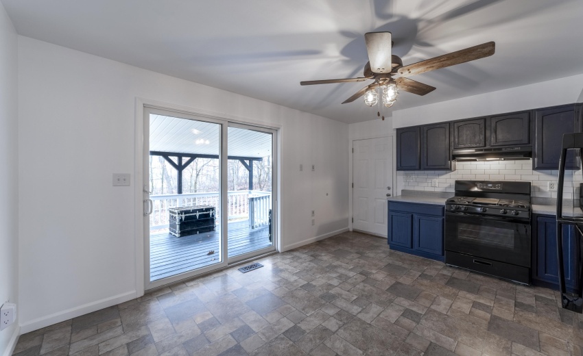 FKitchenWest125Th0019