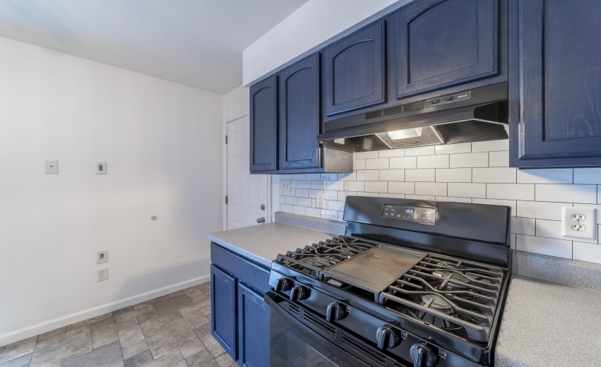 FKitchenWest125Th0024