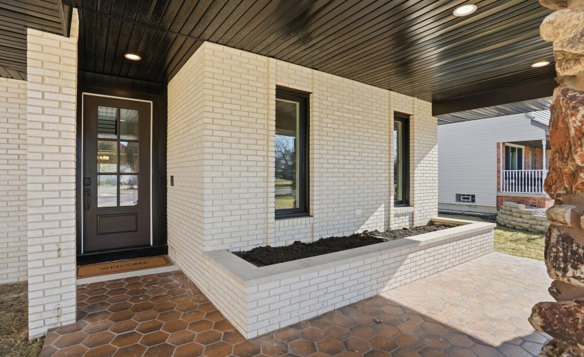 6525D669-8011-4CA9-B920-FDCEDC2EEA1D