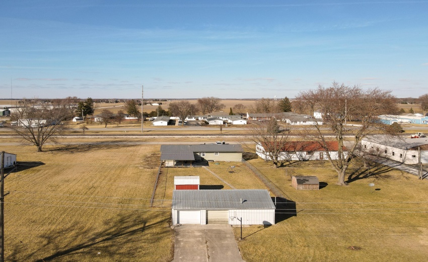 315 W Railroad St Kentland-38