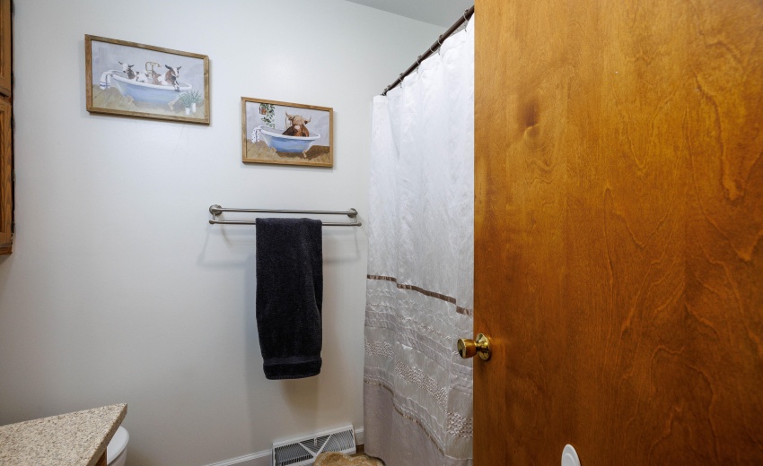 315 W Railroad St Kentland-19