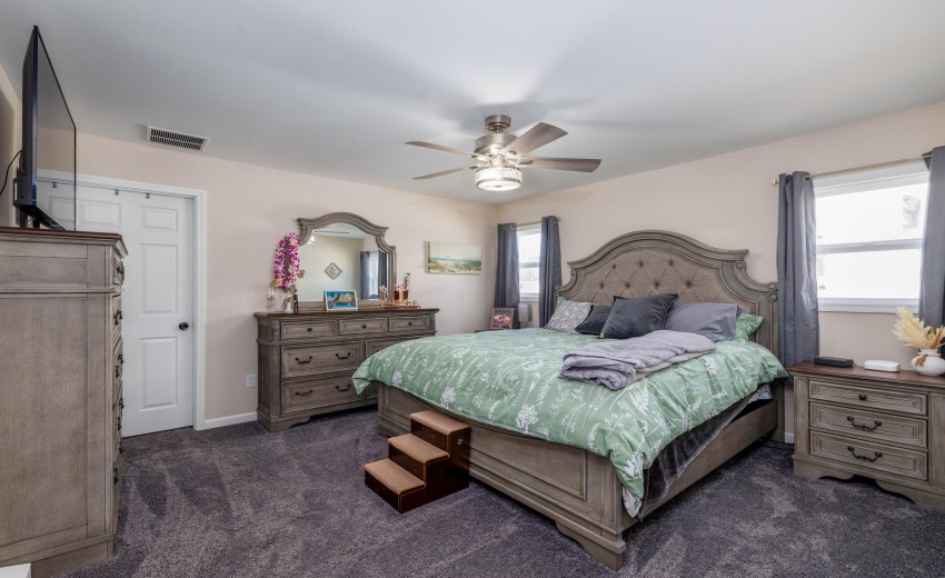 315 W Railroad St Kentland-10