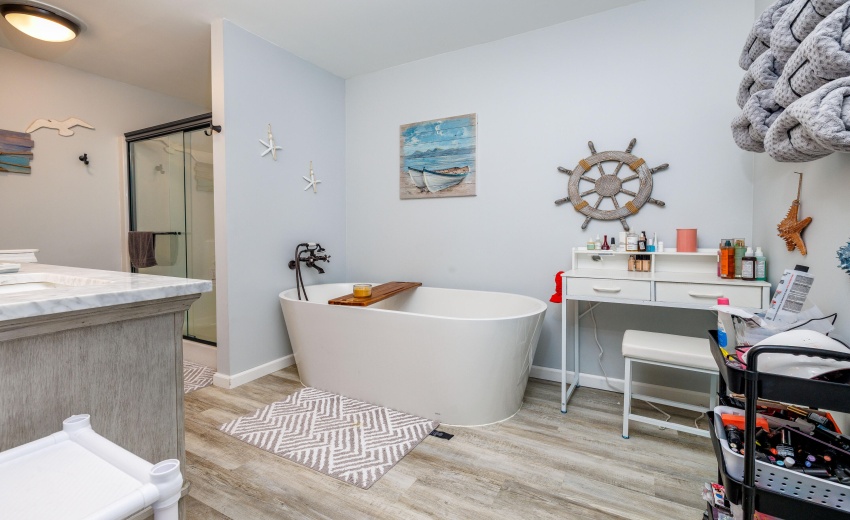 315 W Railroad St Kentland-13