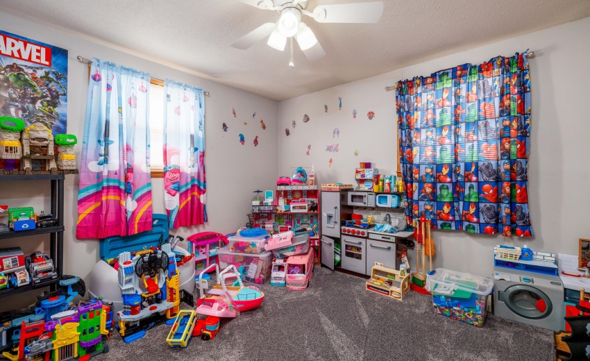 315 W Railroad St Kentland-22