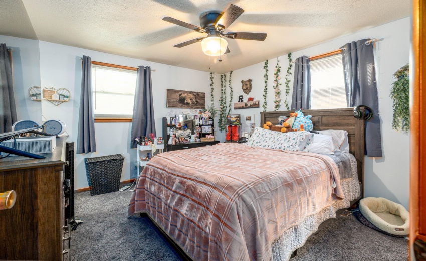 315 W Railroad St Kentland-24