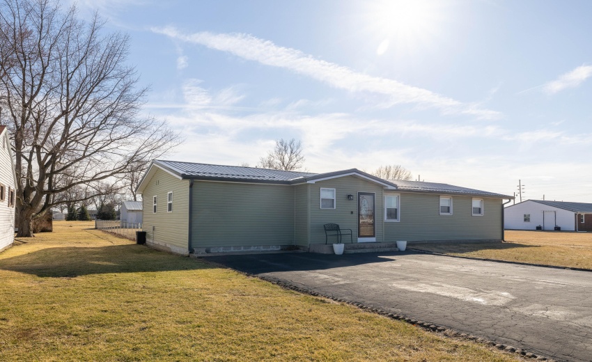 315 W Railroad St Kentland-28