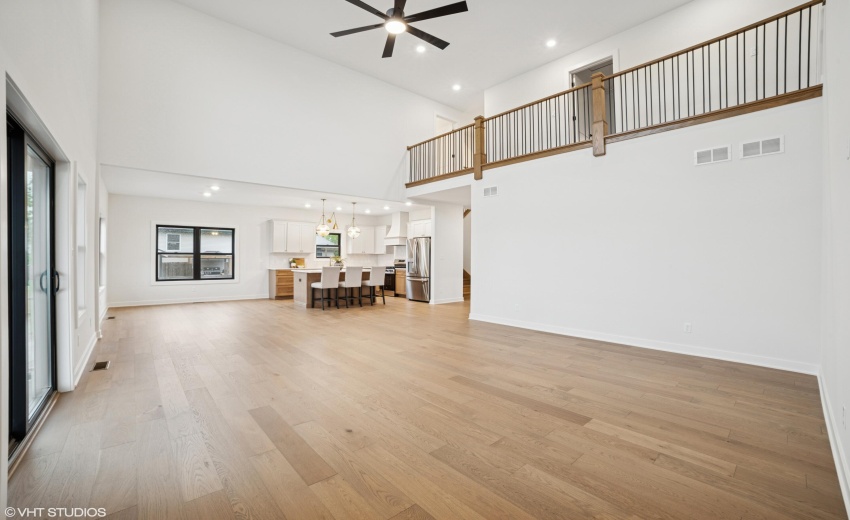 17_5985W135thPl_2021_HiRes