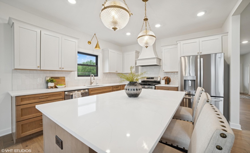 23_5985W135thPl_2028_HiRes