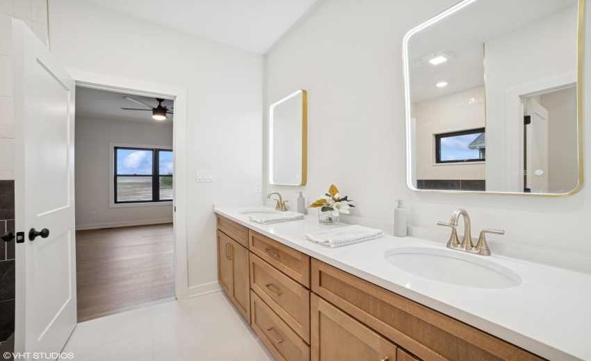 16_5985W135thPl_2020_HiRes