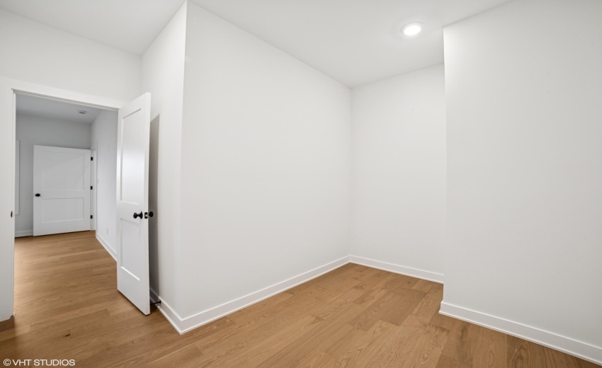 12_5985W135thPl_2016_HiRes