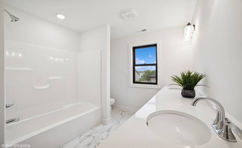 28_5985W135thPl_2041_HiRes