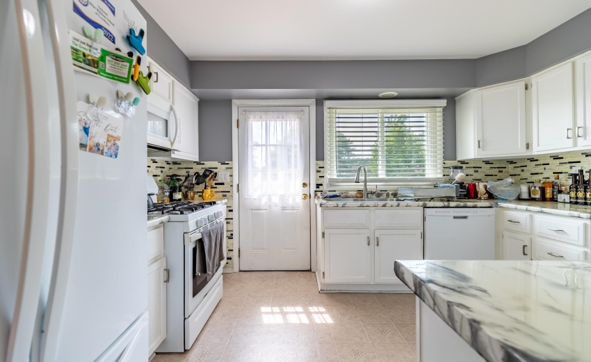 8624 Garfield Ave-18