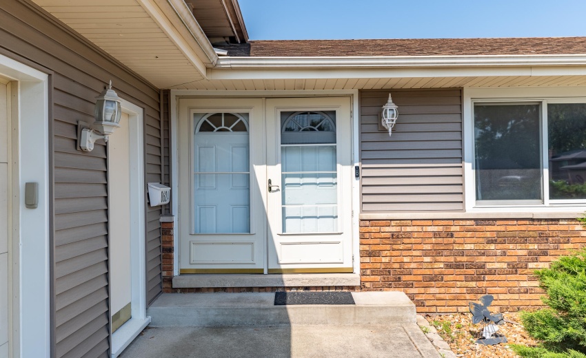 8624 Garfield Ave-10