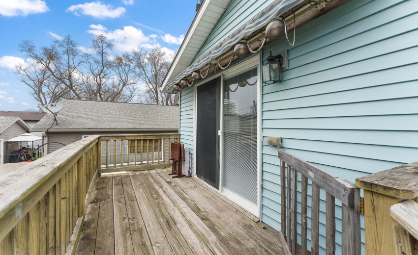 Deck with Retractable Awning