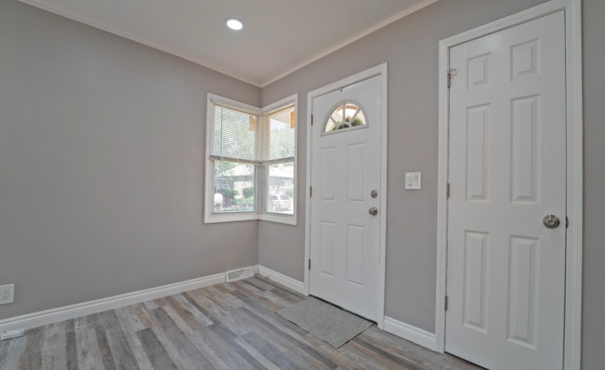 Entrance and Large Coat Closet