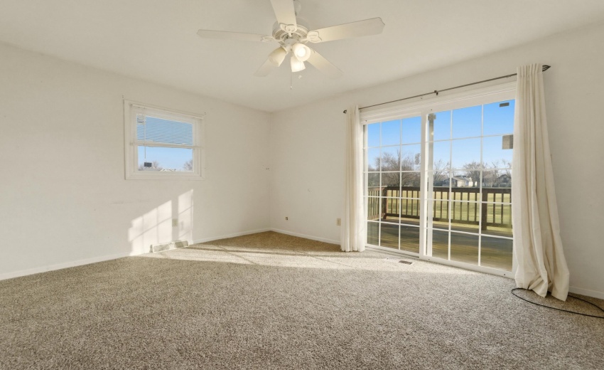 Master Bedroom - Bathroom Access