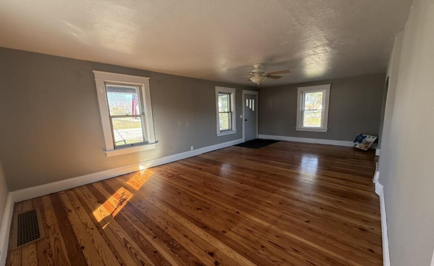 4928B547-E936-4BA1-B812-B4A679762D56_1_1