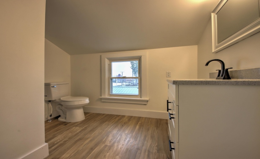 IMG_8353_4_5_6_7_8Interior 3