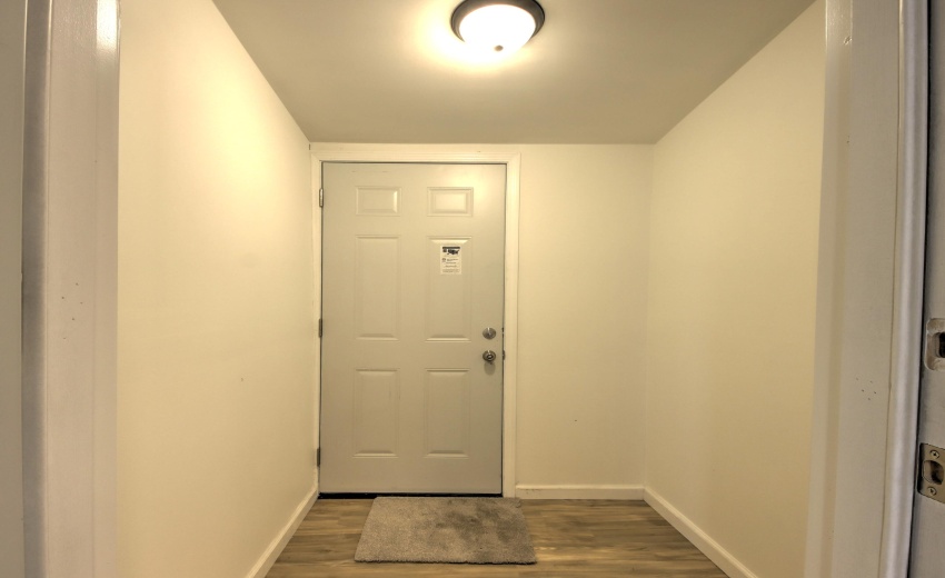 IMG_8443_4_5_6_7_8Interior 3