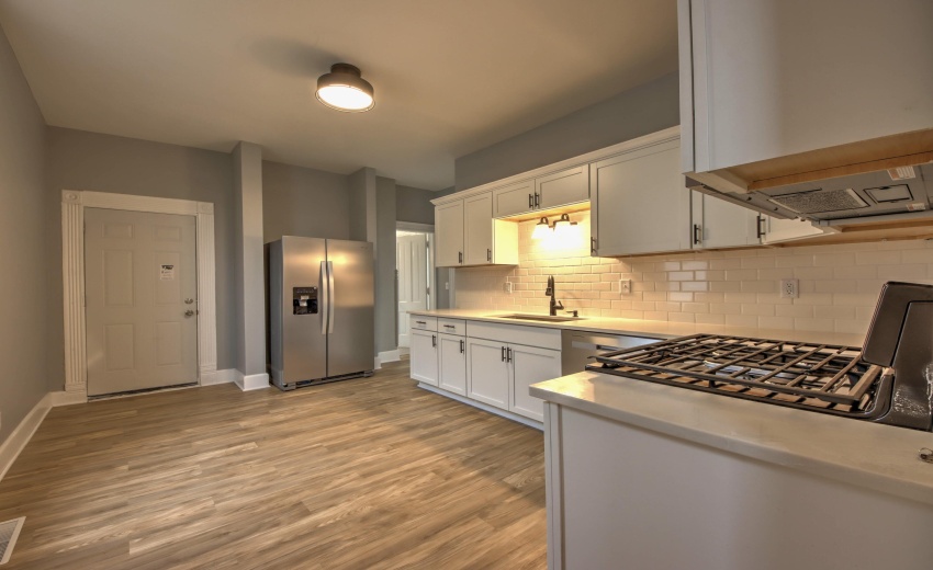 IMG_8227_28_29_30_31_32Interior 3