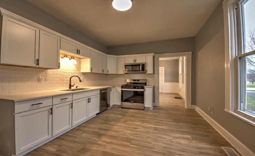 IMG_8233_4_5_6_7_8Interior 3