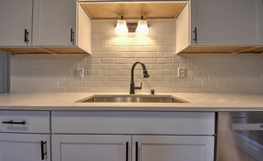 IMG_8239_40_41_42_43_44Interior 3