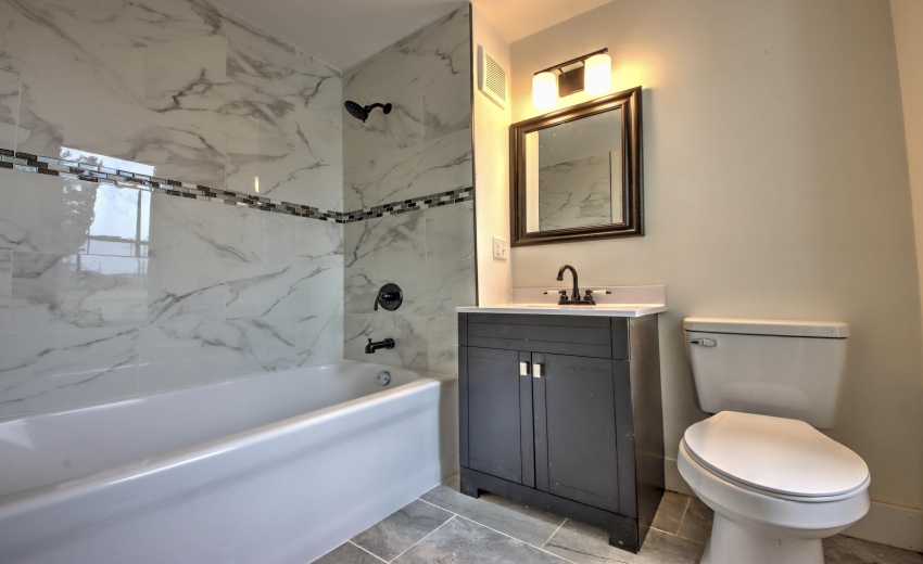 IMG_8263_4_5_6_7_8Interior 3