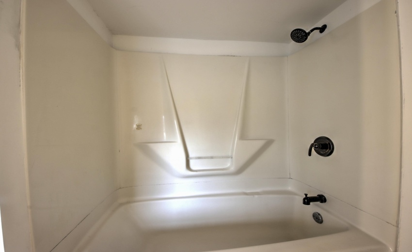 IMG_8341_2_3_4_5_6Interior 3