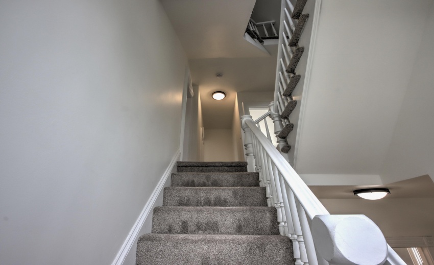 IMG_8293_4_5_6_7_8Interior 3