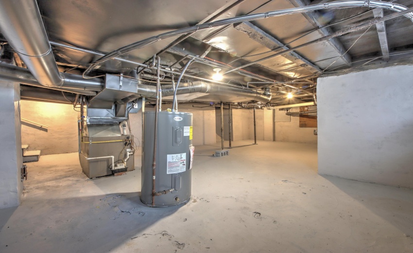 IMG_8437_38_39_40_41_42Interior 3