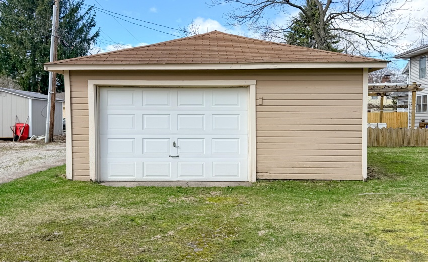 Detached Garage