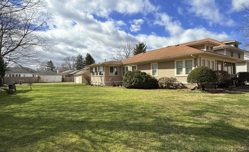 Side Yard is a full lot