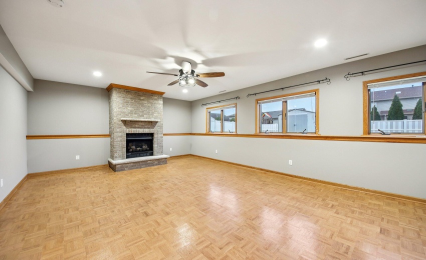 35-web-or-mls-Calumet St-S1603-035