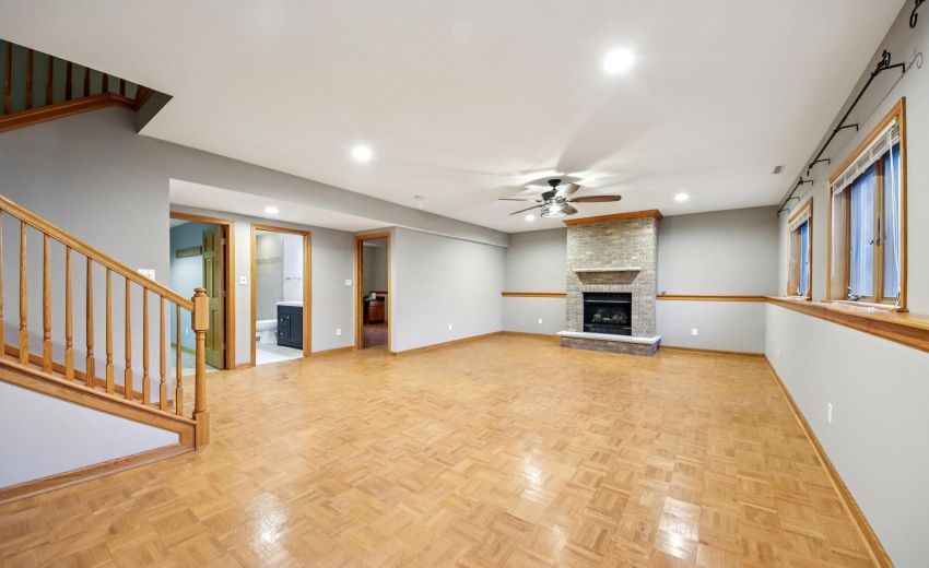 34-web-or-mls-Calumet St-S1603-034