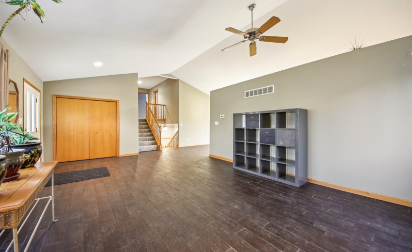 8-web-or-mls-Calumet St-S1603-008