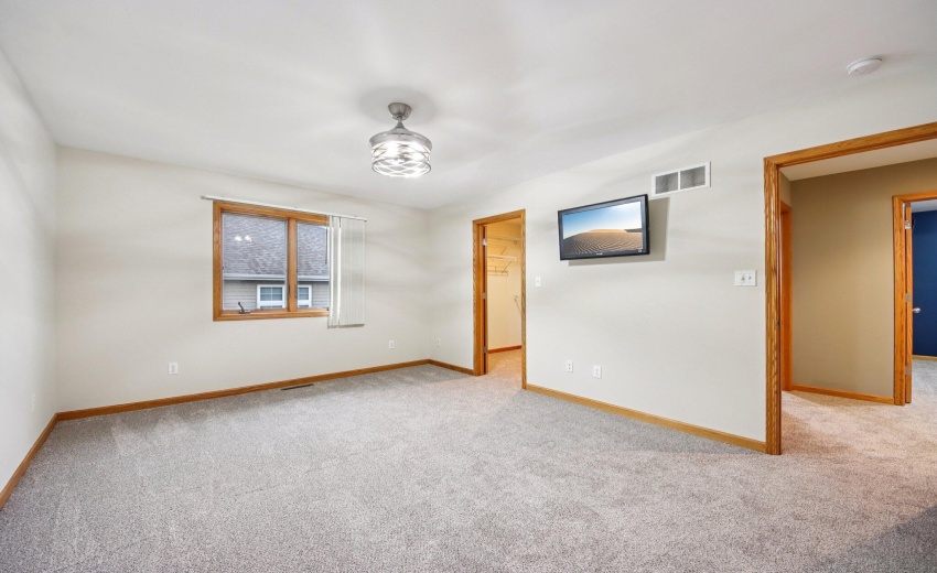 25-web-or-mls-Calumet St-S1603-025