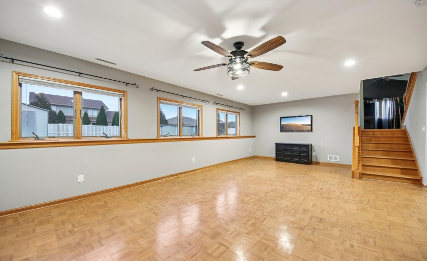 32-web-or-mls-Calumet St-S1603-032