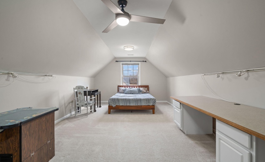 5th Bedroom - Upper Level