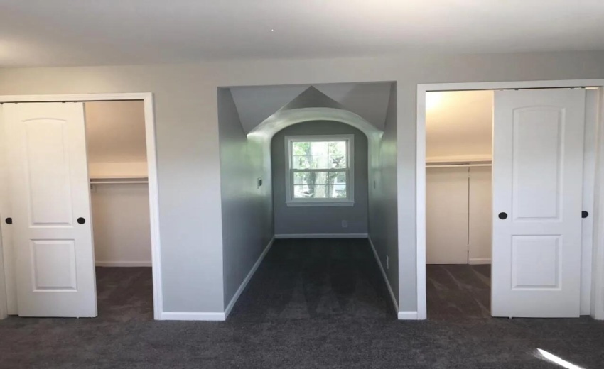 Upper Level RoomWindow Closets