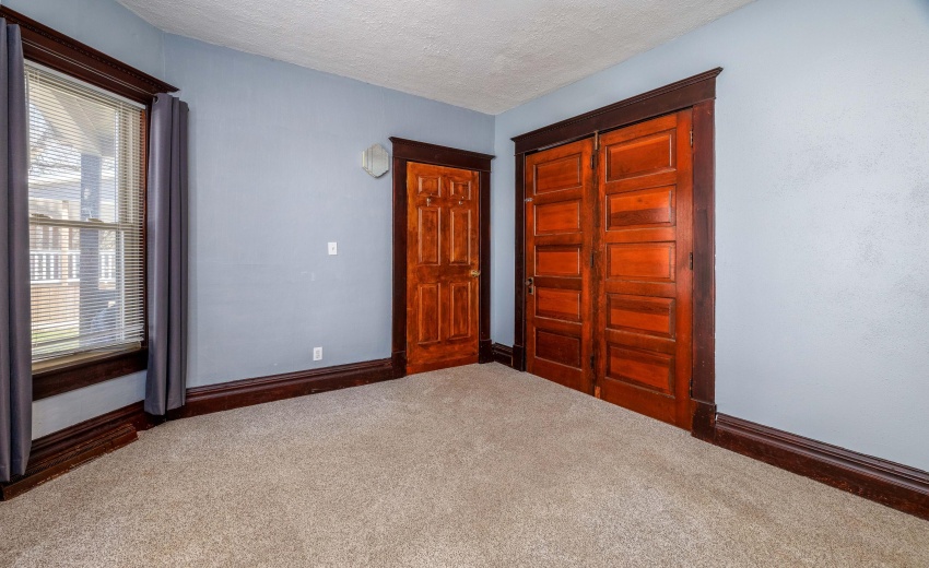 103 W Lincoln Kentland-7