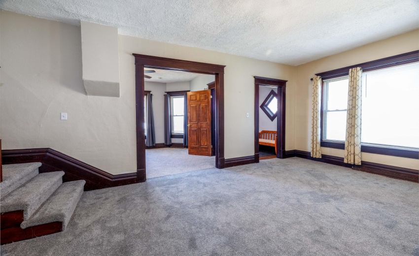 103 W Lincoln Kentland-5