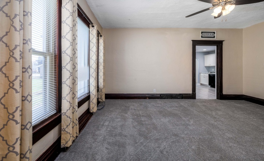 103 W Lincoln Kentland-2